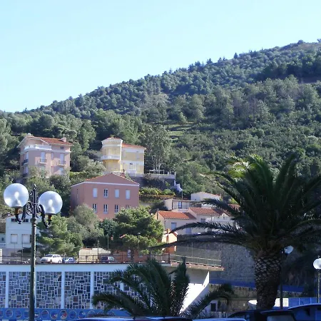Capcerbere Holiday home *